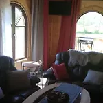 Woodorf Drewnem Uslane - Z Bala Nad Rzeka Slupia Wsrod Pol I Lasow Z Grillowa, Ogniskiem I Placami Zabaw Dla Dzieci -royal Red House Z Jacuzzi I Ogrodzonym Extra Ogrodkiem, Royal House - Z Extra Ogrodkiem, Bez Jacuzzi * Ustka