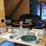Semesterbostad Woodorf Drewnem Uslane - Z Bala Nad Rzeka Slupia Wsrod Pol I Lasow Z Grillowa, Ogniskiem I Placami Zabaw Dla Dzieci -royal Red House Z Jacuzzi I Ogrodzonym Extra Ogrodkiem, Royal House - Z Extra Ogrodkiem, Bez Jacuzzi Ustka