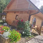 Woodorf Drewnem Uslane - Z Bala Nad Rzeka Slupia Wsrod Pol I Lasow Z Grillowa, Ogniskiem I Placami Zabaw Dla Dzieci -royal Red House Z Jacuzzi I Ogrodzonym Extra Ogrodkiem, Royal House - Z Extra Ogrodkiem, Bez Jacuzzi Semesterbostad *