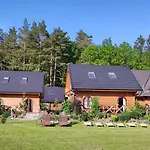 Semesterbostad Woodorf Drewnem Uslane - Z Bala Nad Rzeka Slupia Wsrod Pol I Lasow Z Grillowa, Ogniskiem I Placami Zabaw Dla Dzieci -royal Red House Z Jacuzzi I Ogrodzonym Extra Ogrodkiem, Royal House - Z Extra Ogrodkiem, Bez Jacuzzi