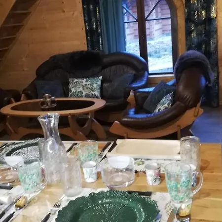 Feriehus Woodorf Drewnem Uslane - Z Bala Nad Rzeka Slupia Wsrod Pol I Lasow Z Grillowa, Ogniskiem I Placami Zabaw Dla Dzieci -royal Red House Z Jacuzzi I Ogrodzonym Extra Ogrodkiem, Royal House - Z Extra Ogrodkiem, Bez Jacuzzi *