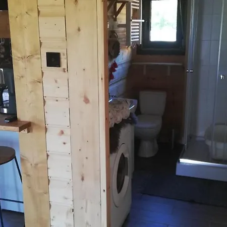 Woodorf Drewnem Uslane - Z Bala Nad Rzeka Slupia Wsrod Pol I Lasow Z Grillowa, Ogniskiem I Placami Zabaw Dla Dzieci -royal Red House Z Jacuzzi I Ogrodzonym Extra Ogrodkiem Dla Pieskow, Royal House - Bez Jacuzzi Tatil Evi