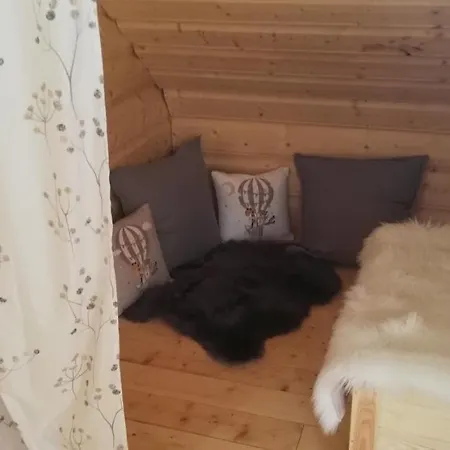 Woodorf Drewnem Uslane - Z Bala Nad Rzeka Slupia Wsrod Pol I Lasow Z Grillowa, Ogniskiem I Placami Zabaw Dla Dzieci -royal Red House Z Jacuzzi I Ogrodzonym Extra Ogrodkiem, Royal House - Z Extra Ogrodkiem, Bez Jacuzzi Ustka