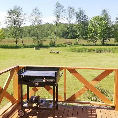 Woodorf Drewnem Uslane - Z Bala Nad Rzeka Slupia Wsrod Pol I Lasow Z Grillowa, Ogniskiem I Placami Zabaw Dla Dzieci -royal Red House Z Jacuzzi I Ogrodzonym Extra Ogrodkiem Dla Pieskow, Royal House - Bez Jacuzzi Ustka