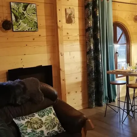 Woodorf Drewnem Uslane - Z Bala Nad Rzeka Slupia Wsrod Pol I Lasow Z Grillowa, Ogniskiem I Placami Zabaw Dla Dzieci -royal Red House Z Jacuzzi I Ogrodzonym Extra Ogrodkiem Dla Pieskow, Royal House - Bez Jacuzzi Tatil Evi Ustka