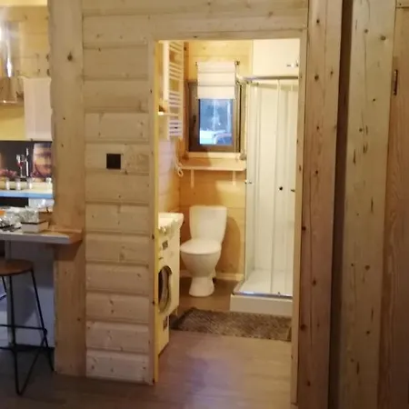 Woodorf Drewnem Usłane - Z Bala Nad Rzeką Słupią Wśród Pól I Lasów Z Chatą Grillową, Ogniskiem I Placami Zabaw Dla Dzieci -royal Red House Z Jacuzzi I Ogrodzonym Extra Ogródkiem Dla Piesków, Royal House - Bez Jacuzzi Casa de Férias *