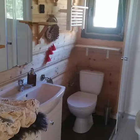 Woodorf Drewnem Uslane - Z Bala Nad Rzeka Slupia Wsrod Pol I Lasow Z Grillowa, Ogniskiem I Placami Zabaw Dla Dzieci -royal Red House Z Jacuzzi I Ogrodzonym Extra Ogrodkiem, Royal House - Z Extra Ogrodkiem, Bez Jacuzzi
