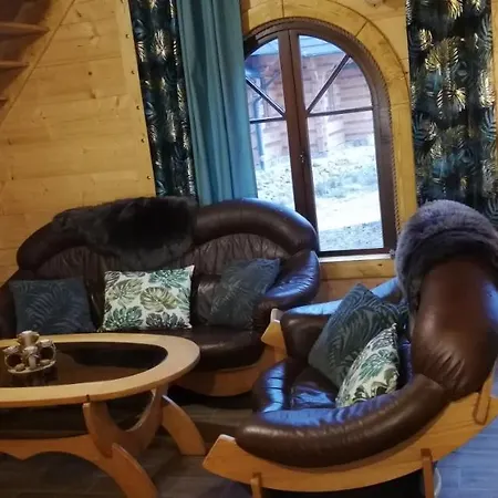Woodorf Drewnem Uslane - Z Bala Nad Rzeka Slupia Wsrod Pol I Lasow Z Grillowa, Ogniskiem I Placami Zabaw Dla Dzieci -royal Red House Z Jacuzzi I Ogrodzonym Extra Ogrodkiem Dla Pieskow, Royal House - Bez Jacuzzi Ustka