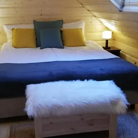 Woodorf Drewnem Usłane - Z Bala Nad Rzeką Słupią Wśród Pól I Lasów Z Chatą Grillową, Ogniskiem I Placami Zabaw Dla Dzieci -royal Red House Z Jacuzzi I Ogrodzonym Extra Ogródkiem Dla Piesków, Royal House - Bez Jacuzzi Casa de Férias Ustka