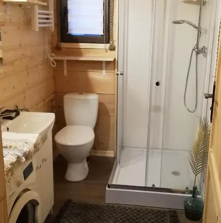 Сasa de vacaciones Woodorf Drewnem Usłane - Z Bala Nad Rzeką Słupią Wśród Pól I Lasów Z Chatą Grillową, Ogniskiem I Placami Zabaw Dla Dzieci -royal Red House Z Jacuzzi I Ogrodzonym Extra Ogródkiem Dla Piesków, Royal House - Bez Jacuzzi