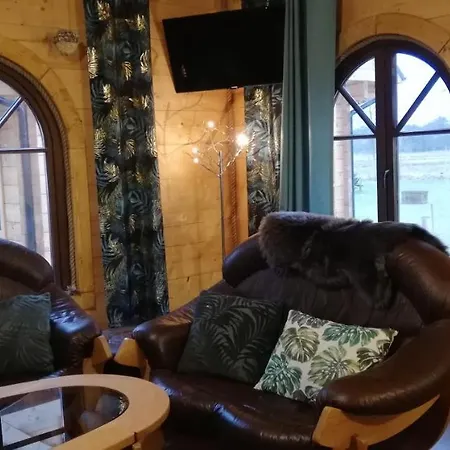 Woodorf Drewnem Uslane - Z Bala Nad Rzeka Slupia Wsrod Pol I Lasow Z Grillowa, Ogniskiem I Placami Zabaw Dla Dzieci -royal Red House Z Jacuzzi I Ogrodzonym Extra Ogrodkiem Dla Pieskow, Royal House - Bez Jacuzzi *