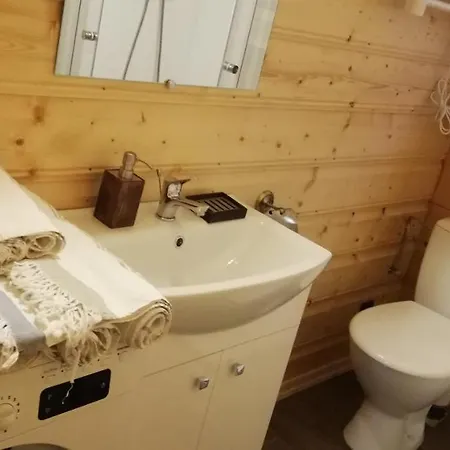 Woodorf Drewnem Uslane - Z Bala Nad Rzeka Slupia Wsrod Pol I Lasow Z Grillowa, Ogniskiem I Placami Zabaw Dla Dzieci -royal Red House Z Jacuzzi I Ogrodzonym Extra Ogrodkiem, Royal House - Z Extra Ogrodkiem, Bez Jacuzzi * Ustka