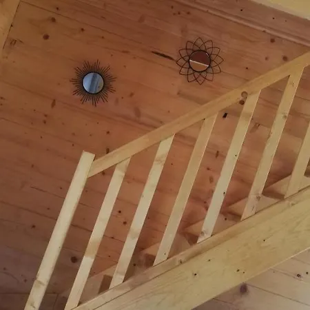 Woodorf Drewnem Usłane - Z Bala Nad Rzeką Słupią Wśród Pól I Lasów Z Chatą Grillową, Ogniskiem I Placami Zabaw Dla Dzieci -royal Red House Z Jacuzzi I Ogrodzonym Extra Ogródkiem Dla Piesków, Royal House - Bez Jacuzzi Сasa de vacaciones *