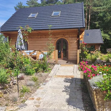 Woodorf Drewnem Uslane - Z Bala Nad Rzeka Slupia Wsrod Pol I Lasow Z Grillowa, Ogniskiem I Placami Zabaw Dla Dzieci -royal Red House Z Jacuzzi I Ogrodzonym Extra Ogrodkiem, Royal House - Z Extra Ogrodkiem, Bez Jacuzzi Ustka