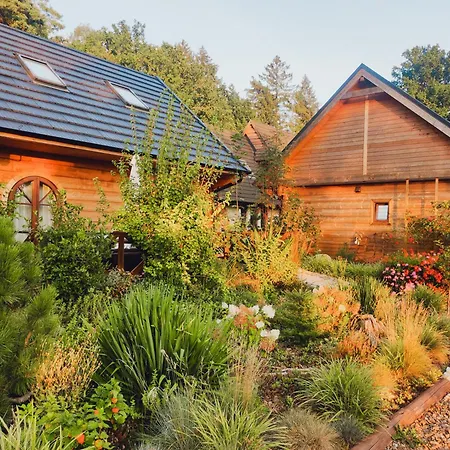 Woodorf Drewnem Uslane - Z Bala Nad Rzeka Slupia Wsrod Pol I Lasow Z Grillowa, Ogniskiem I Placami Zabaw Dla Dzieci -royal Red House Z Jacuzzi I Ogrodzonym Extra Ogrodkiem, Royal House - Z Extra Ogrodkiem, Bez Jacuzzi