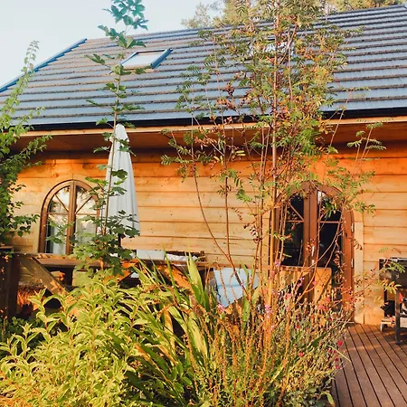 Woodorf Drewnem Usłane - Z Bala Nad Rzeką Słupią Wśród Pól I Lasów Z Chatą Grillową, Ogniskiem I Placami Zabaw Dla Dzieci -royal Red House Z Jacuzzi I Ogrodzonym Extra Ogródkiem Dla Piesków, Royal House - Bez Jacuzzi Сasa de vacaciones *