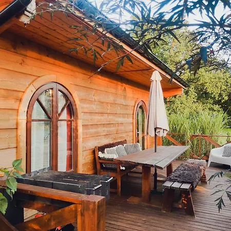 Ferienhaus Woodorf Drewnem Uslane - Z Bala Nad Rzeka Slupia Wsrod Pol I Lasow Z Grillowa, Ogniskiem I Placami Zabaw Dla Dzieci -royal Red House Z Jacuzzi I Ogrodzonym Extra Ogrodkiem Dla Pieskow, Royal House - Bez Jacuzzi
