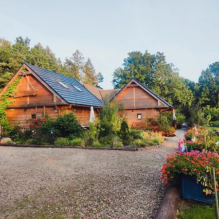 Casa de Férias Woodorf Drewnem Usłane - Z Bala Nad Rzeką Słupią Wśród Pól I Lasów Z Chatą Grillową, Ogniskiem I Placami Zabaw Dla Dzieci -royal Red House Z Jacuzzi I Ogrodzonym Extra Ogródkiem Dla Piesków, Royal House - Bez Jacuzzi