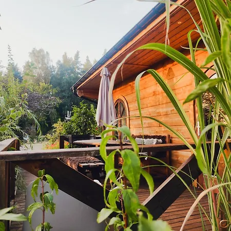 Woodorf Drewnem Usłane - Z Bala Nad Rzeką Słupią Wśród Pól I Lasów Z Chatą Grillową, Ogniskiem I Placami Zabaw Dla Dzieci -royal Red House Z Jacuzzi I Ogrodzonym Extra Ogródkiem Dla Piesków, Royal House - Bez Jacuzzi * Ustka