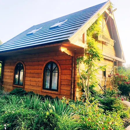 Woodorf Drewnem Usłane - Z Bala Nad Rzeką Słupią Wśród Pól I Lasów Z Chatą Grillową, Ogniskiem I Placami Zabaw Dla Dzieci -royal Red House Z Jacuzzi I Ogrodzonym Extra Ogródkiem Dla Piesków, Royal House - Bez Jacuzzi Сasa de vacaciones