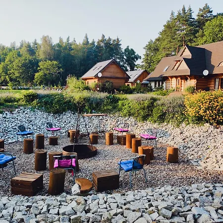 Casa de Férias Woodorf Drewnem Usłane - Z Bala Nad Rzeką Słupią Wśród Pól I Lasów Z Chatą Grillową, Ogniskiem I Placami Zabaw Dla Dzieci -royal Red House Z Jacuzzi I Ogrodzonym Extra Ogródkiem Dla Piesków, Royal House - Bez Jacuzzi