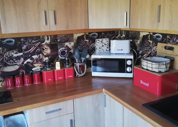 Woodorf Drewnem Uslane - Z Bala Nad Rzeka Slupia Wsrod Pol I Lasow Z Grillowa, Ogniskiem I Placami Zabaw Dla Dzieci -royal Red House Z Jacuzzi I Ogrodzonym Extra Ogrodkiem Dla Pieskow, Royal House - Bez Jacuzzi بيت للعطل *