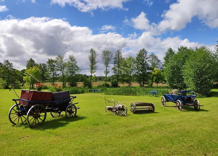 Woodorf Drewnem Uslane - Z Bala Nad Rzeka Slupia Wsrod Pol I Lasow Z Grillowa, Ogniskiem I Placami Zabaw Dla Dzieci -royal Red House Z Jacuzzi I Ogrodzonym Extra Ogrodkiem Dla Pieskow, Royal House - Bez Jacuzzi