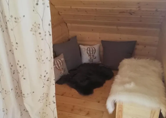 Woodorf Drewnem Usłane - Z Bala Nad Rzeką Słupią Wśród Pól I Lasów Z Chatą Grillową, Ogniskiem I Placami Zabaw Dla Dzieci -royal Red House Z Jacuzzi I Ogrodzonym Extra Ogródkiem Dla Piesków, Royal House - Bez Jacuzzi Ustka