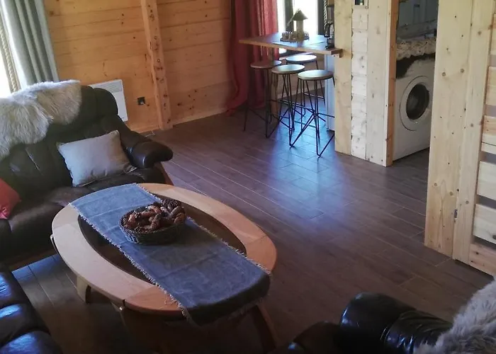 Woodorf Drewnem Uslane - Z Bala Nad Rzeka Slupia Wsrod Pol I Lasow Z Grillowa, Ogniskiem I Placami Zabaw Dla Dzieci -royal Red House Z Jacuzzi I Ogrodzonym Extra Ogrodkiem Dla Pieskow, Royal House - Bez Jacuzzi *