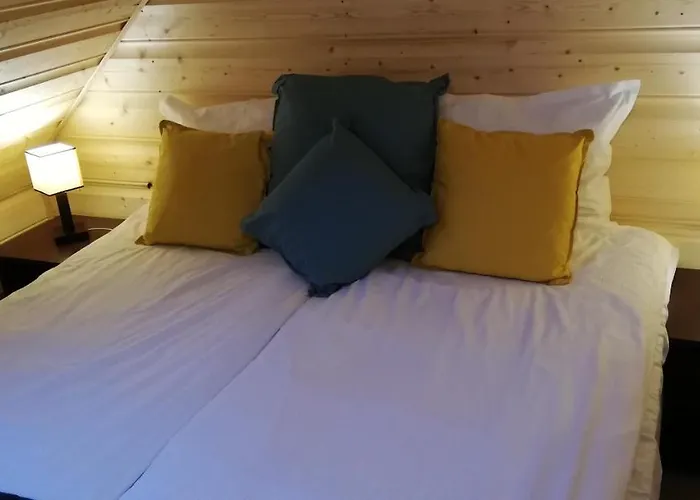 Woodorf Drewnem Usłane - Z Bala Nad Rzeką Słupią Wśród Pól I Lasów Z Chatą Grillową, Ogniskiem I Placami Zabaw Dla Dzieci -royal Red House Z Jacuzzi I Ogrodzonym Extra Ogródkiem Dla Piesków, Royal House - Bez Jacuzzi Dom wakacyjny