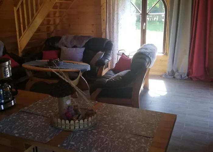 Woodorf Drewnem Usłane - Z Bala Nad Rzeką Słupią Wśród Pól I Lasów Z Chatą Grillową, Ogniskiem I Placami Zabaw Dla Dzieci -royal Red House Z Jacuzzi I Ogrodzonym Extra Ogródkiem Dla Piesków, Royal House - Bez Jacuzzi Ustka