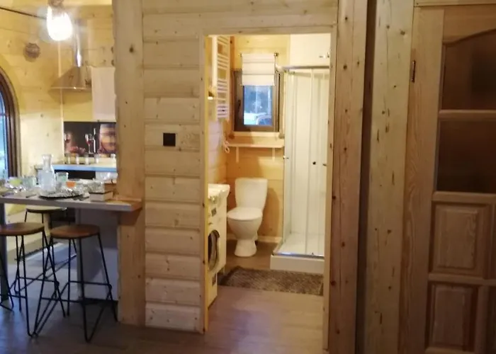 Woodorf Drewnem Usłane - Z Bala Nad Rzeką Słupią Wśród Pól I Lasów Z Chatą Grillową, Ogniskiem I Placami Zabaw Dla Dzieci -royal Red House Z Jacuzzi I Ogrodzonym Extra Ogródkiem Dla Piesków, Royal House - Bez Jacuzzi Dom wakacyjny *