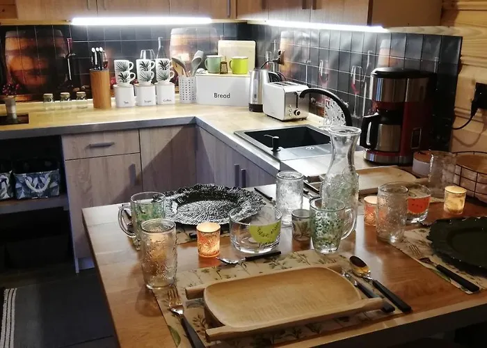 Woodorf Drewnem Usłane - Z Bala Nad Rzeką Słupią Wśród Pól I Lasów Z Chatą Grillową, Ogniskiem I Placami Zabaw Dla Dzieci -royal Red House Z Jacuzzi I Ogrodzonym Extra Ogródkiem Dla Piesków, Royal House - Bez Jacuzzi Dom wakacyjny