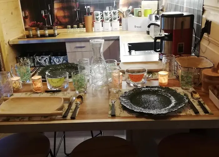 Woodorf Drewnem Uslane - Z Bala Nad Rzeka Slupia Wsrod Pol I Lasow Z Grillowa, Ogniskiem I Placami Zabaw Dla Dzieci -royal Red House Z Jacuzzi I Ogrodzonym Extra Ogrodkiem Dla Pieskow, Royal House - Bez Jacuzzi بيت للعطل