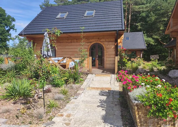 Woodorf Drewnem Usłane - Z Bala Nad Rzeką Słupią Wśród Pól I Lasów Z Chatą Grillową, Ogniskiem I Placami Zabaw Dla Dzieci -royal Red House Z Jacuzzi I Ogrodzonym Extra Ogródkiem Dla Piesków, Royal House - Bez Jacuzzi Ustka