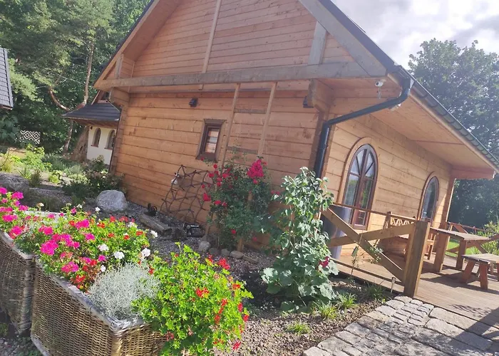 Woodorf Drewnem Usłane - Z Bala Nad Rzeką Słupią Wśród Pól I Lasów Z Chatą Grillową, Ogniskiem I Placami Zabaw Dla Dzieci -royal Red House Z Jacuzzi I Ogrodzonym Extra Ogródkiem Dla Piesków, Royal House - Bez Jacuzzi Dom wakacyjny *