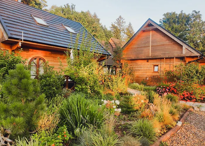 Woodorf Drewnem Uslane - Z Bala Nad Rzeka Slupia Wsrod Pol I Lasow Z Grillowa, Ogniskiem I Placami Zabaw Dla Dzieci -royal Red House Z Jacuzzi I Ogrodzonym Extra Ogrodkiem Dla Pieskow, Royal House - Bez Jacuzzi