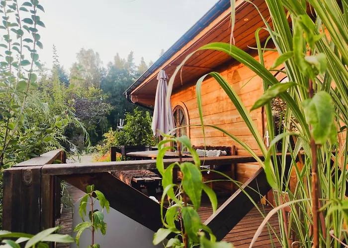 Woodorf Drewnem Uslane - Z Bala Nad Rzeka Slupia Wsrod Pol I Lasow Z Grillowa, Ogniskiem I Placami Zabaw Dla Dzieci -royal Red House Z Jacuzzi I Ogrodzonym Extra Ogrodkiem Dla Pieskow, Royal House - Bez Jacuzzi * أوستكا