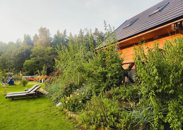 Woodorf Drewnem Uslane - Z Bala Nad Rzeka Slupia Wsrod Pol I Lasow Z Grillowa, Ogniskiem I Placami Zabaw Dla Dzieci -royal Red House Z Jacuzzi I Ogrodzonym Extra Ogrodkiem Dla Pieskow, Royal House - Bez Jacuzzi بيت للعطل *