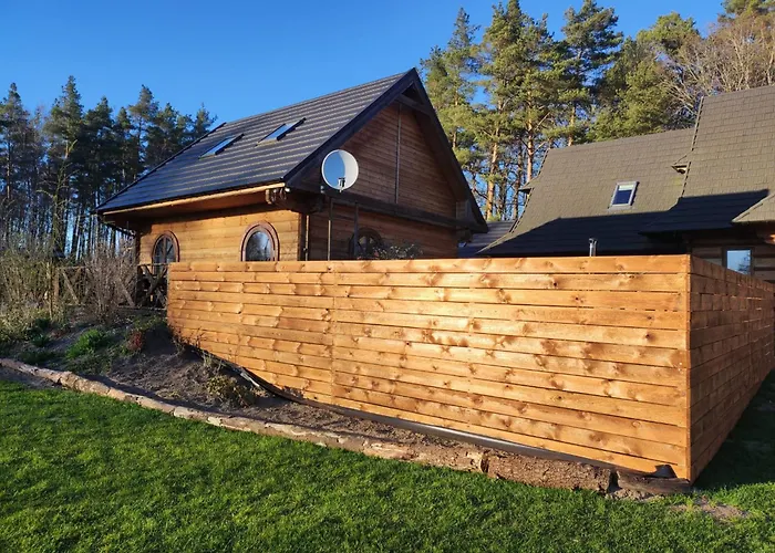 Woodorf Drewnem Usłane - Z Bala Nad Rzeką Słupią Wśród Pól I Lasów Z Chatą Grillową, Ogniskiem I Placami Zabaw Dla Dzieci -royal Red House Z Jacuzzi I Ogrodzonym Extra Ogródkiem Dla Piesków, Royal House - Bez Jacuzzi Dom wakacyjny